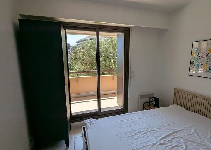 Calme Piscine Prox Monaco Beausoleil